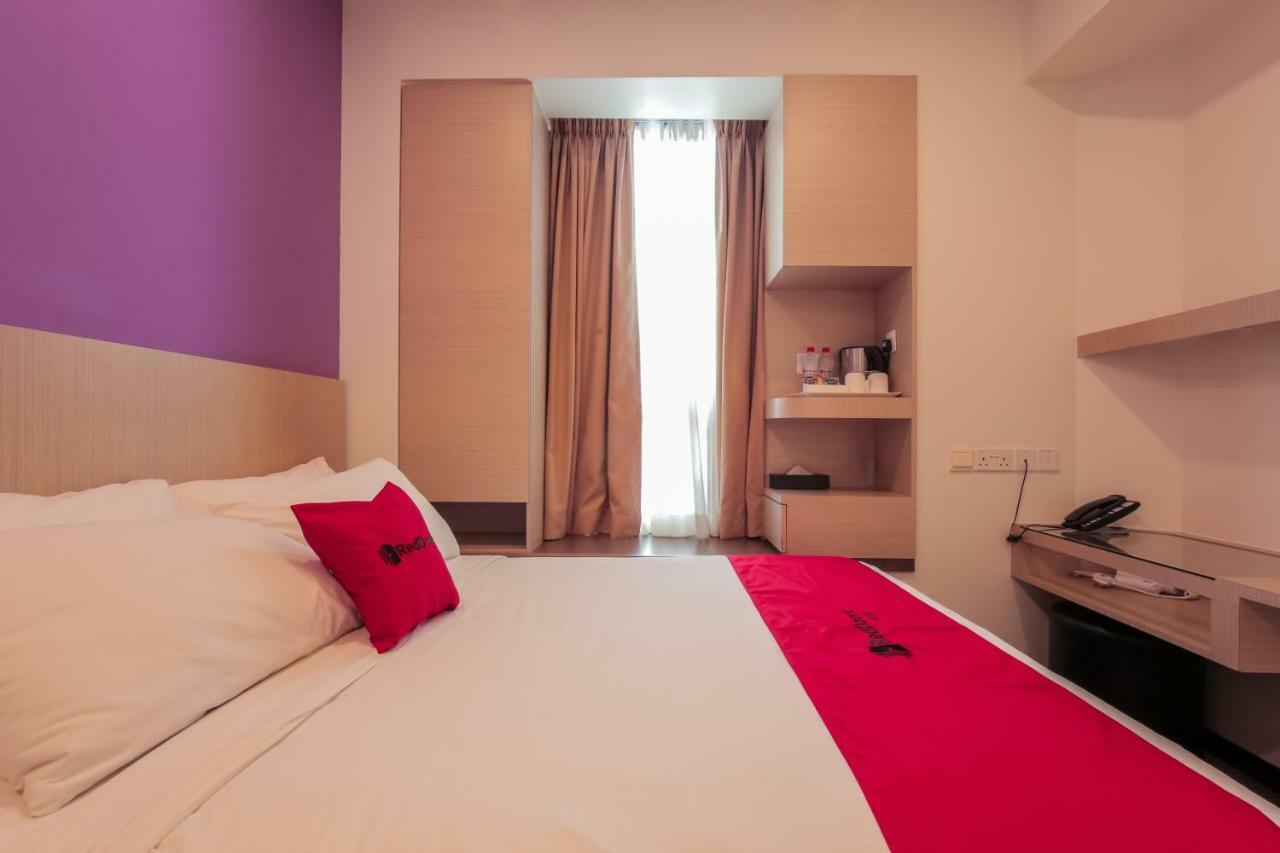 Hotel Reddoorz Premium @ Balestier Singapur Pokoj fotografie