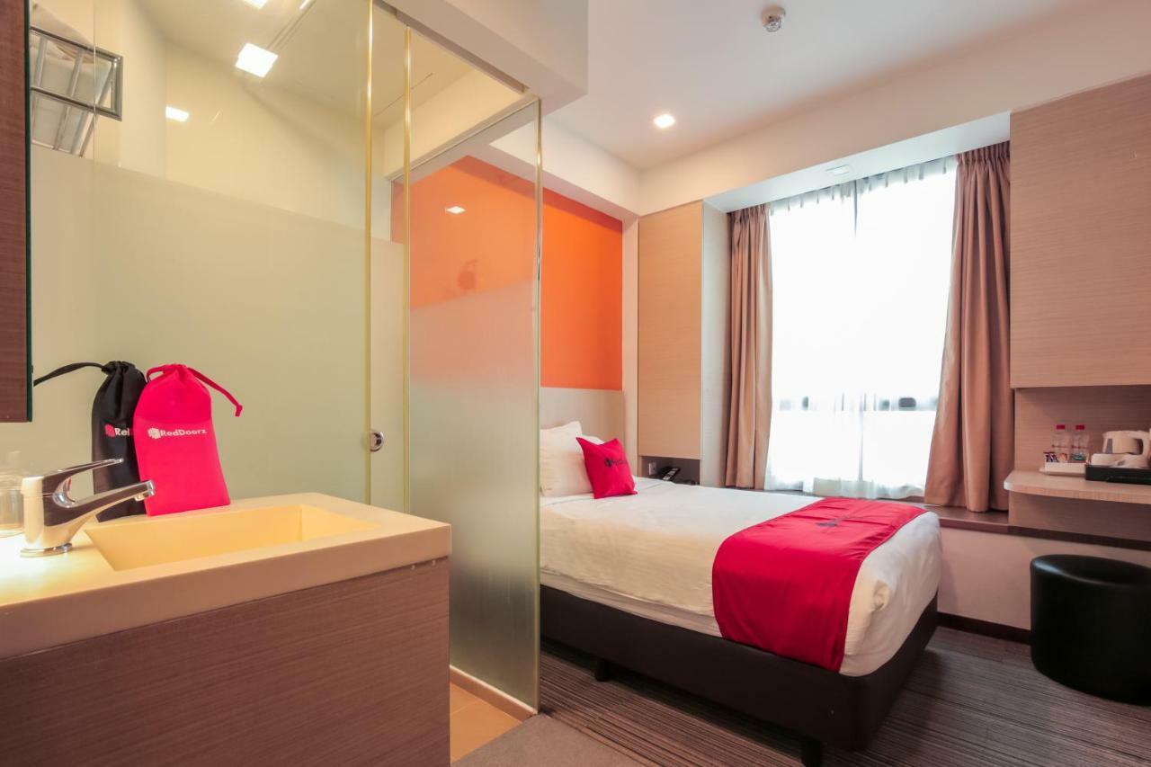 Hotel Reddoorz Premium @ Balestier Singapur Pokoj fotografie