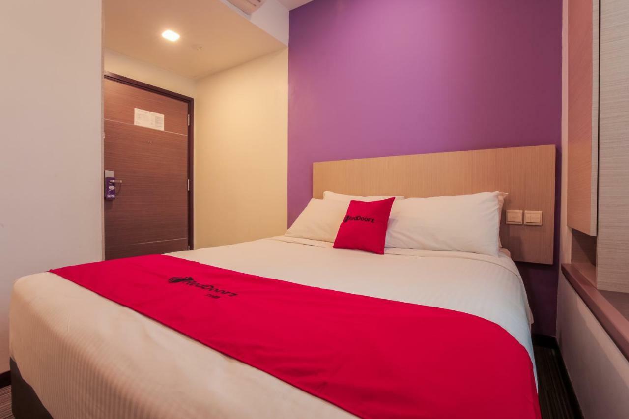 Hotel Reddoorz Premium @ Balestier Singapur Pokoj fotografie