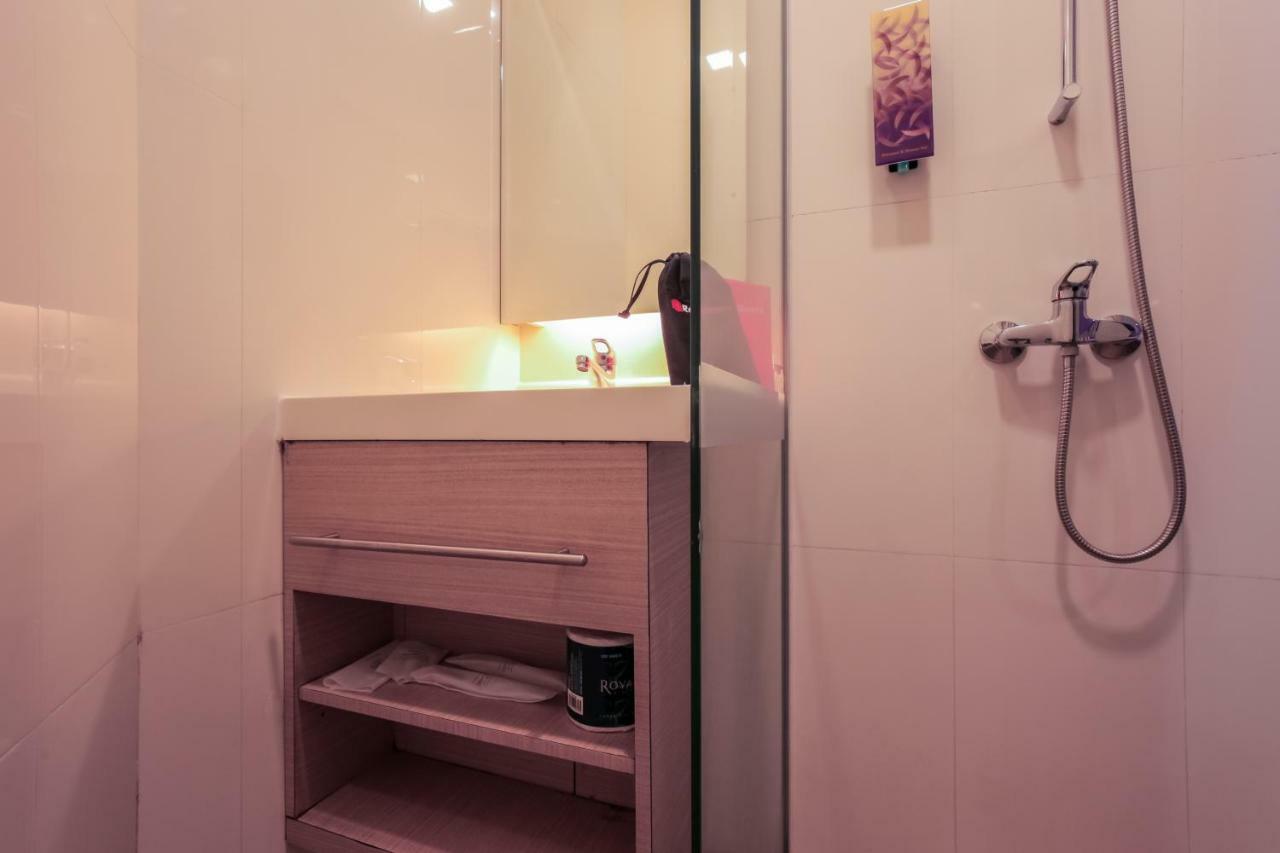 Hotel Reddoorz Premium @ Balestier Singapur Pokoj fotografie