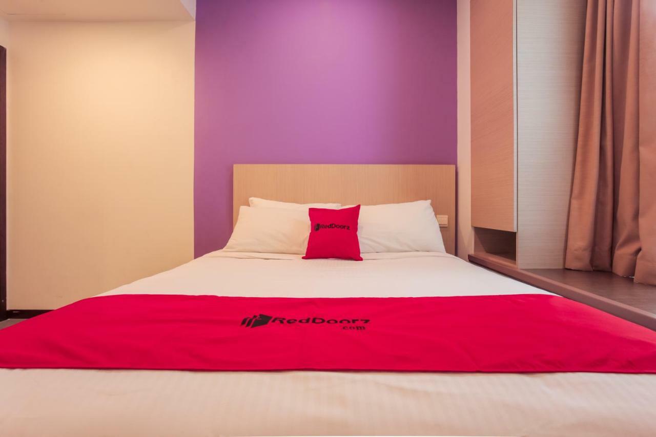 Hotel Reddoorz Premium @ Balestier Singapur Pokoj fotografie
