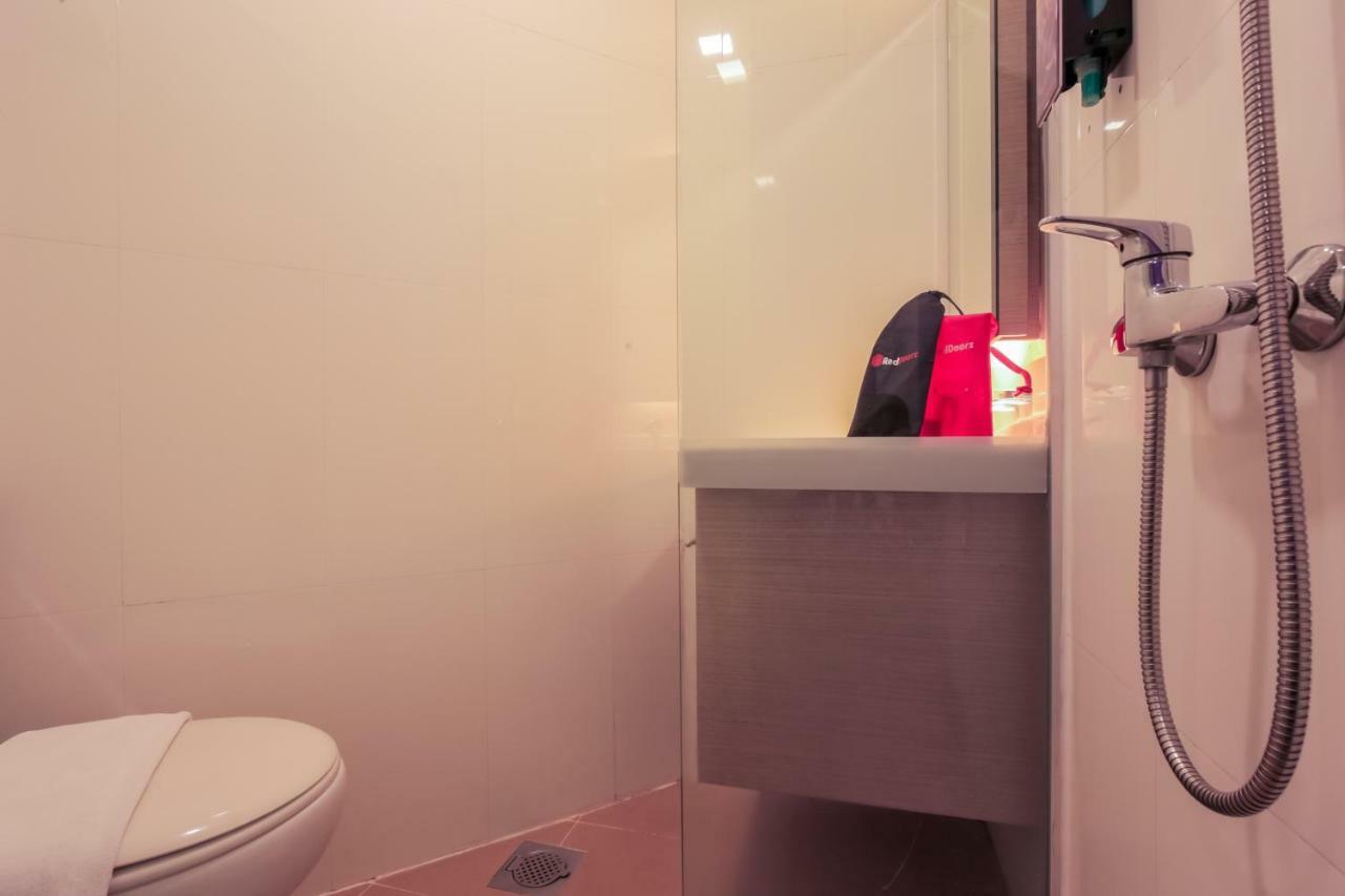 Hotel Reddoorz Premium @ Balestier Singapur Pokoj fotografie